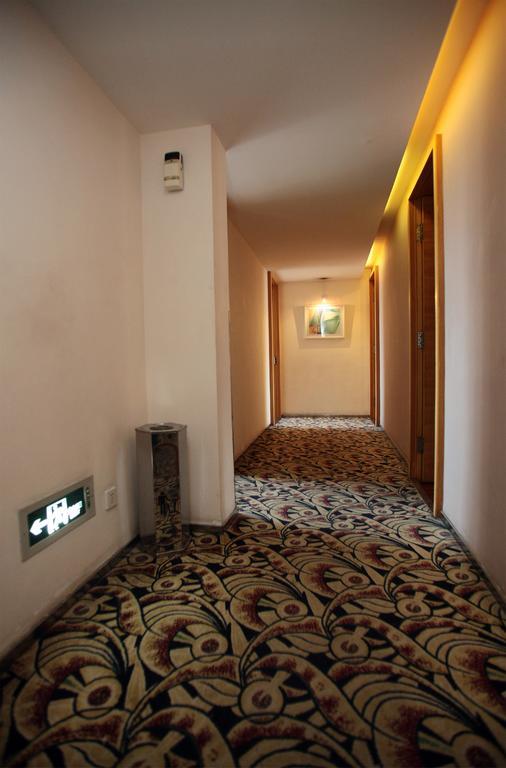 Qingdao Renjia Bussiness Hotel Exterior photo
